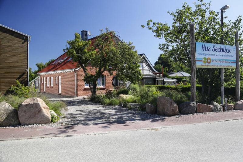 Hotel&Ferienunterkünfte Hus Seeblick Fehmarn Exterior foto
