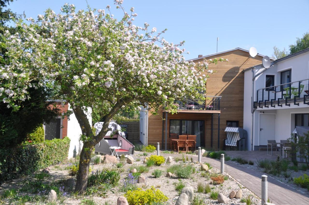 Hotel&Ferienunterkünfte Hus Seeblick Fehmarn Exterior foto